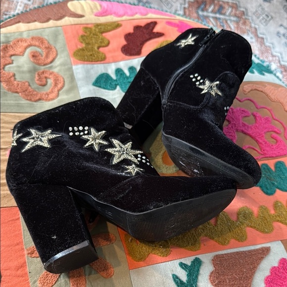 Black Star Embroidered Ankle Boots - Picture 6 of 8